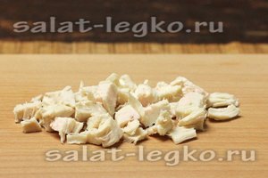 филе нарезаем небольшими кусочками