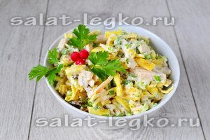 Салат с яичными блинчиками и ветчиной