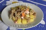 Салат из картофеля с грибами и колбасой