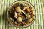 Салат с морской капустой и грибами
