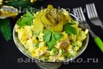 Нежный салат из ветчины с сыром и огурцами