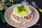 Салат с сардинами и кальмарами