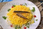 Праздничный салат со шпротами и кукурузой