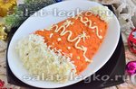 Салат со шпротами "Шапка деда Мороза"
