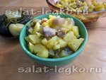 Салат «Мюнхенский» с картофелем и жареной свининой