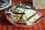 Салат с капустой и вяленой олениной