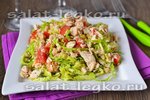Салат из савойской капусты, помидоров и курицы
