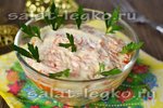 Слоеный салат из картофеля и печени трески