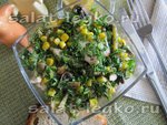 Салат с маринованной черемшой