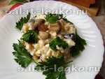 Салат из шампиньонов с маслинами