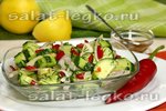 Острый салат из огурцов и яблок