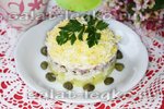 Салат с копченой скумбрией и каперсами
