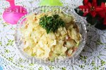 Салат c курицей и чипсами