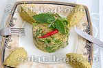 Салат с селедкой и авокадо