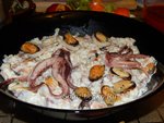 Салат с морепродуктами и рисом