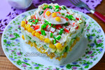 Крабовый салат с рисом, огурцом и кукурузой