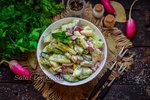 Весенний салат с редиской, огурцом и яйцом