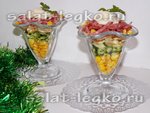 Салат с копченой колбасой и кукурузой