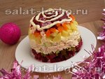Слоеный салат с курицей и свеклой