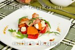 Теплый салат с беконом и тыквой