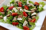 Салат с тунцом и моцареллой